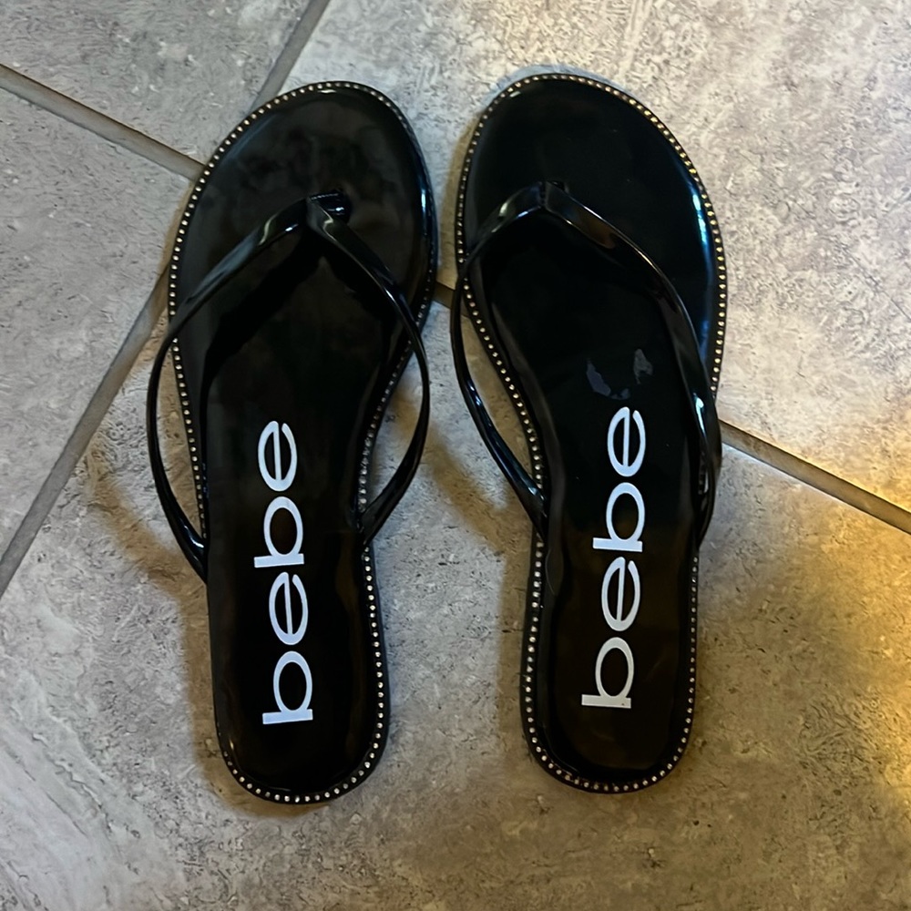 BEBE flip flops